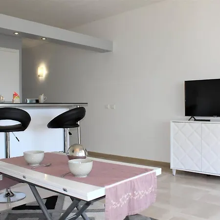 Apartment : Climatise, 2 Pieces, 4 Couchages, Parking En Option - Fr-1-252a-31 *