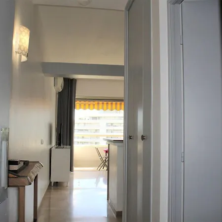 Apartment : Climatise, 2 Pieces, 4 Couchages, Parking En Option - Fr-1-252a-31 Villeneuve-Loubet